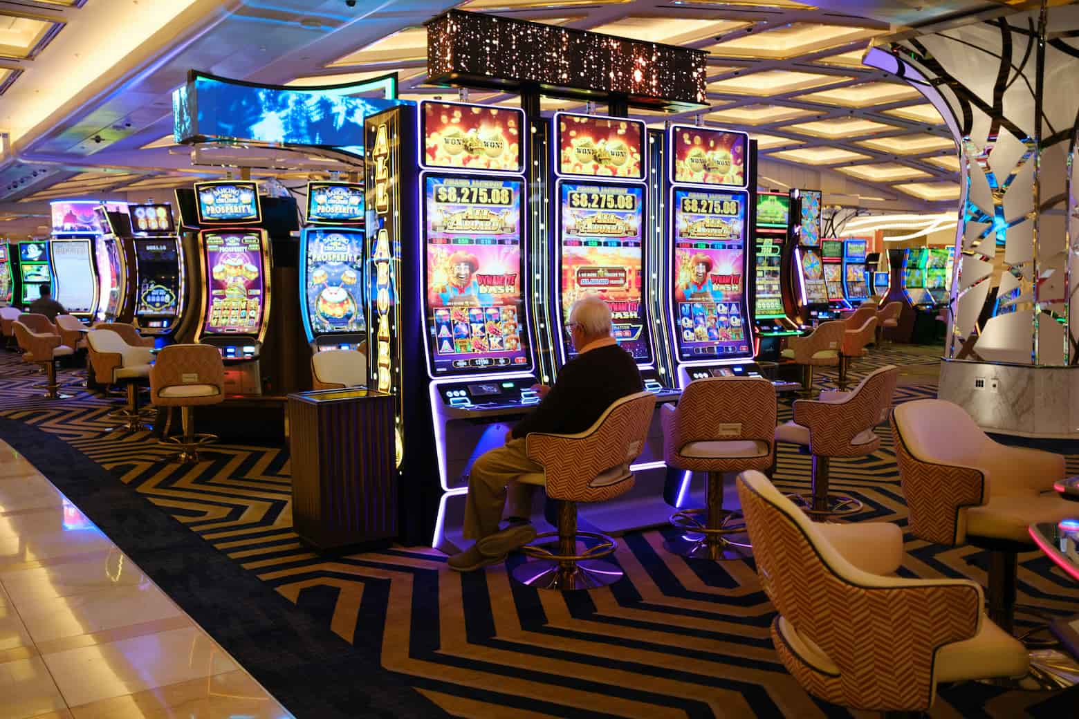 How Online Casinos Adjust Slot Game Algorithms to Match Time-of-Day Player Behavior